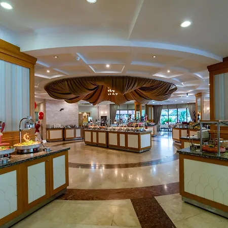 Palmeras Ultra Konaklı